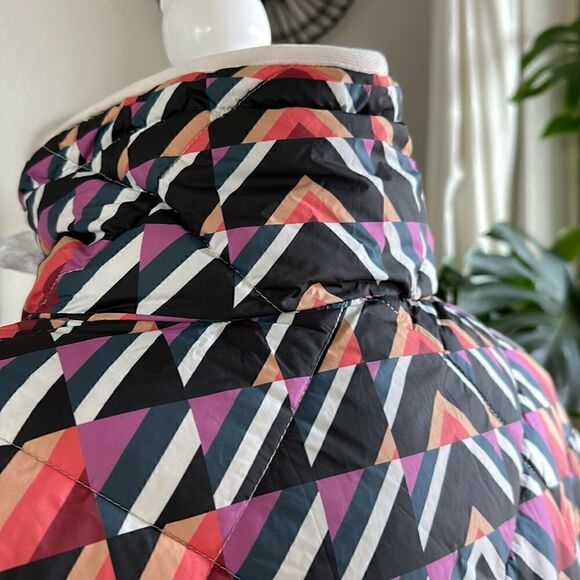 NWT Free People Chill Out Puffer Pancho Jacket Packable Activewear Sleeveless - Picture 11 of 17